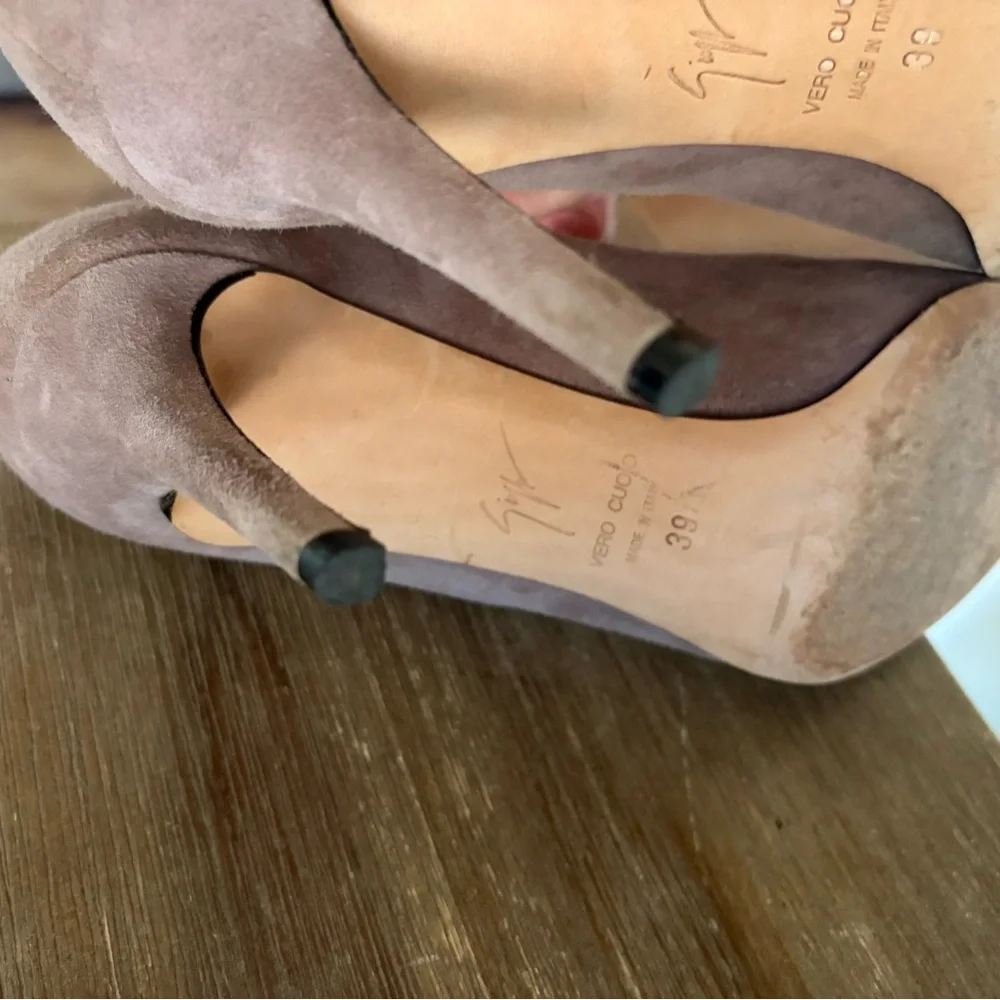 Giuseppe zanotti suede heels PRISTINE 39 classic taupe